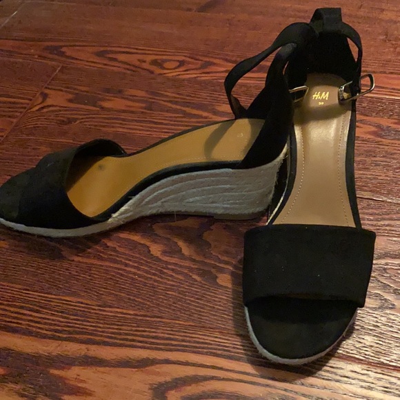 Suede wedges with ankle strap. Size 39 from HM. - Picture 4 of 5